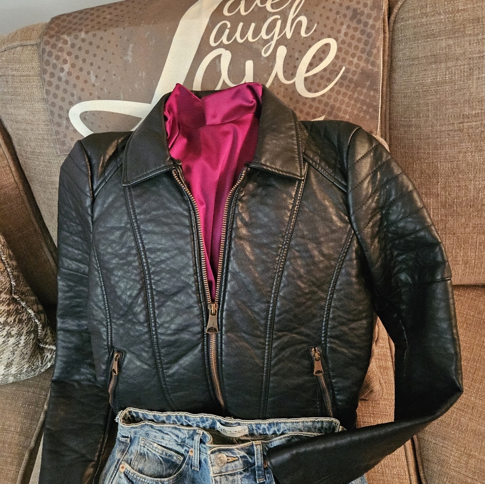 Marc Andrew Women's Leather full zipper moto jacket (S)